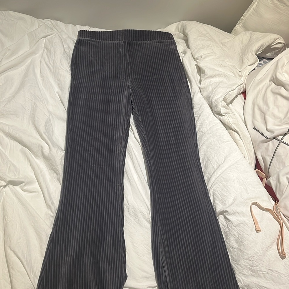 Aerie size M regular length dark gray pants with flared leg